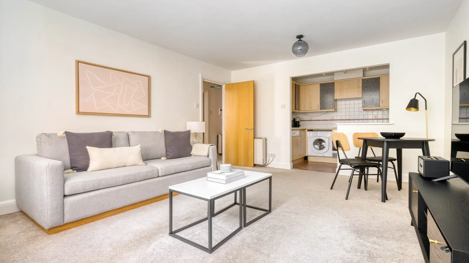 Flat Aldersgate Street in City of London