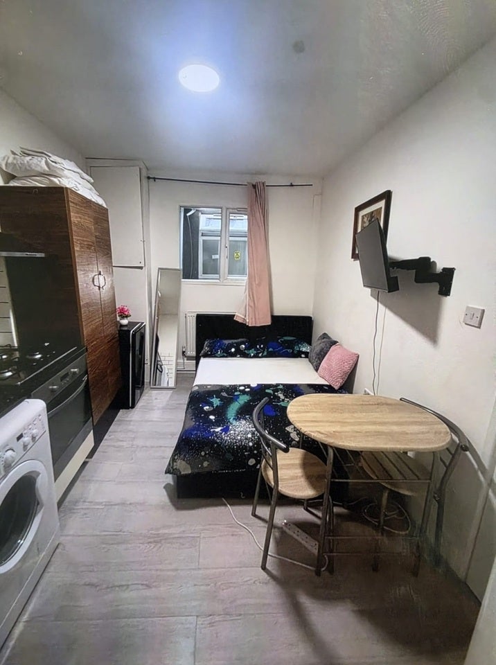 Flat Upper Street in Greater London
