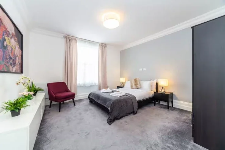 Flat Devonshire Terrace in City of Westminster