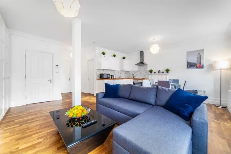 Flat Devonshire Terrace in City of Westminster