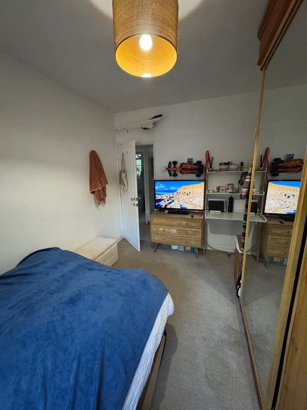 Room Poynders Gardens in Greater London