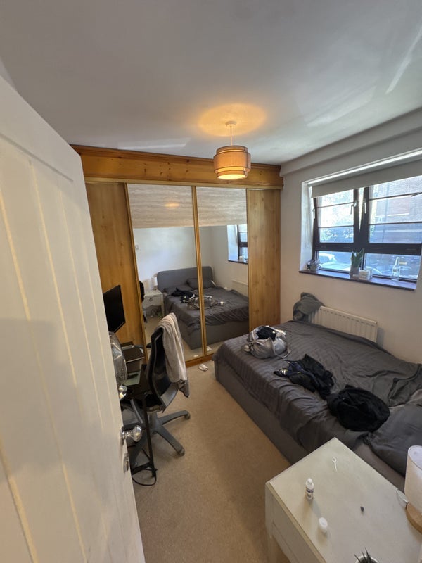 Room Poynders Gardens in Greater London