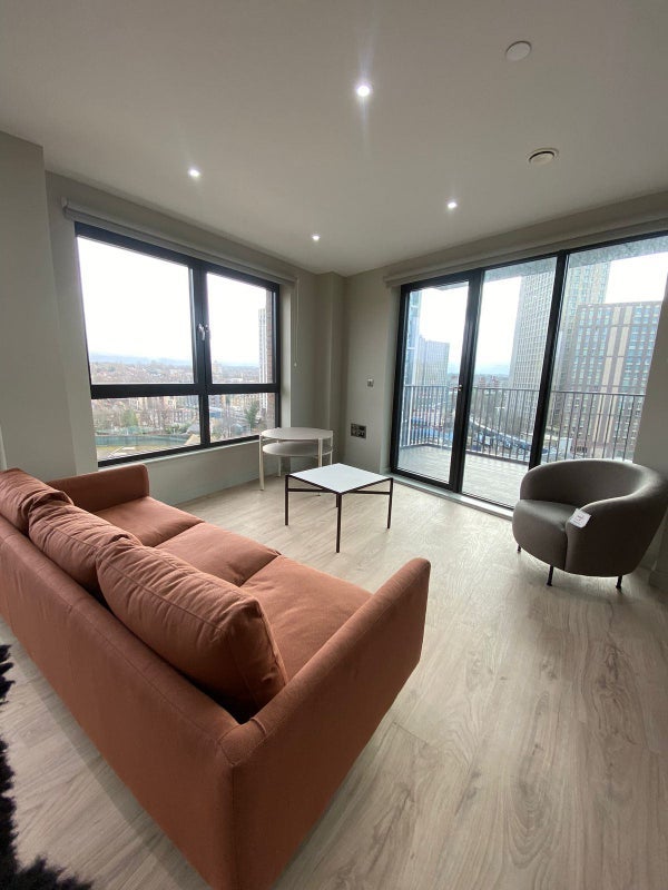 Flat Conington Road in Greater London