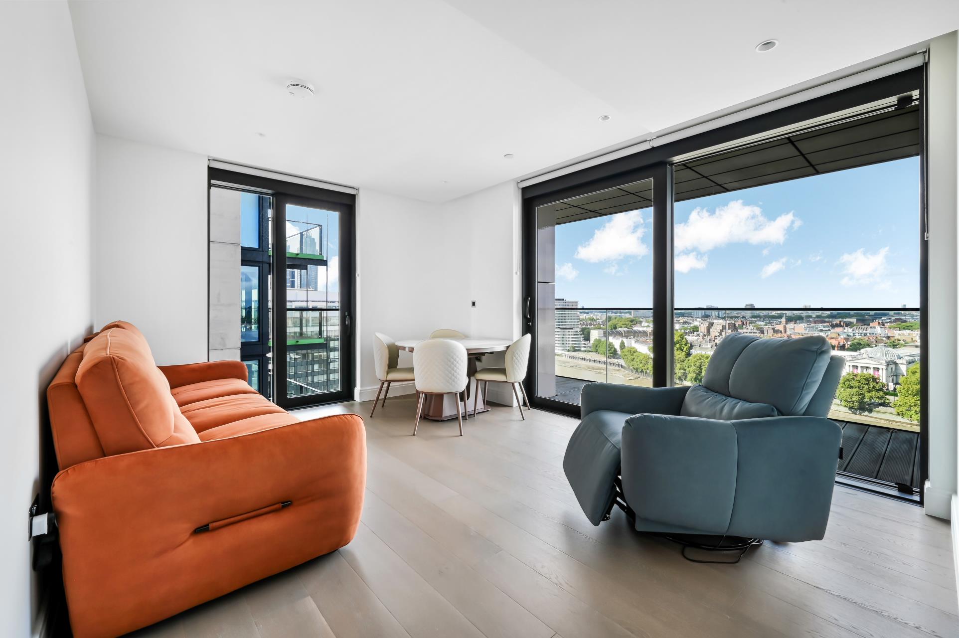 Flat Albert Embankment in Greater London