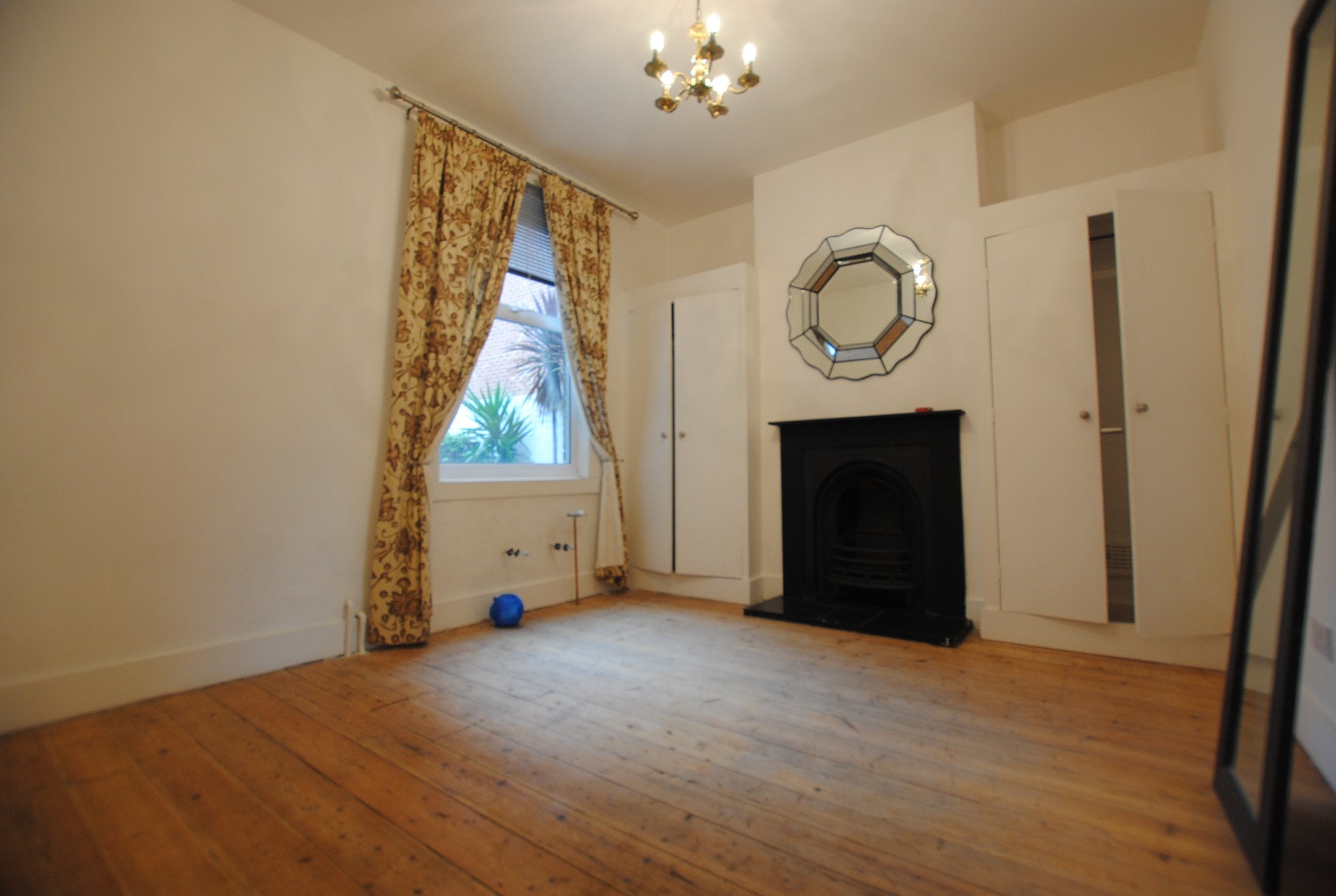 Flat Cornwall Road in Greater London