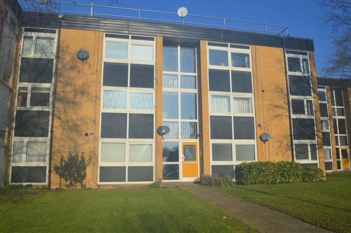 Flat Hatfield Road in St Albans