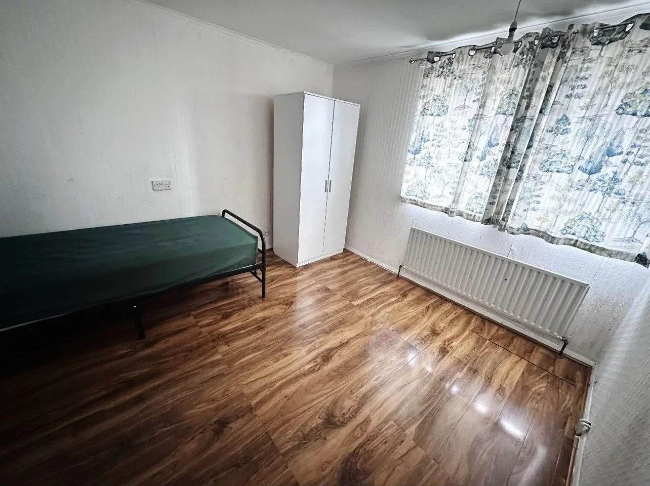 Room Portland Road in Greater London