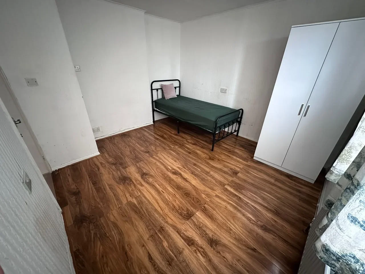 Room Portland Road in Greater London