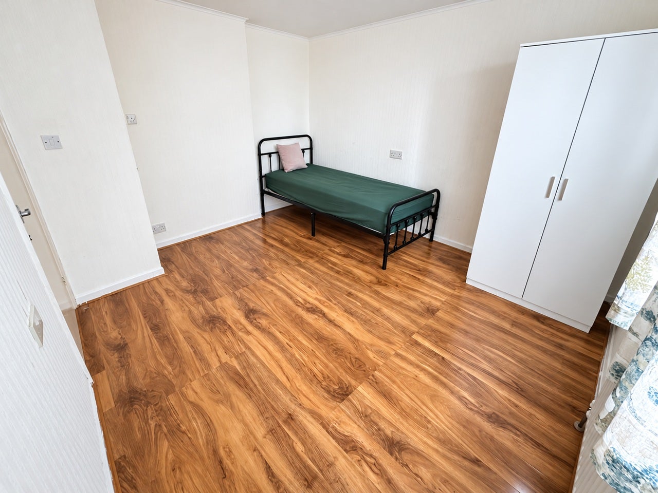 Room Portland Road in Greater London