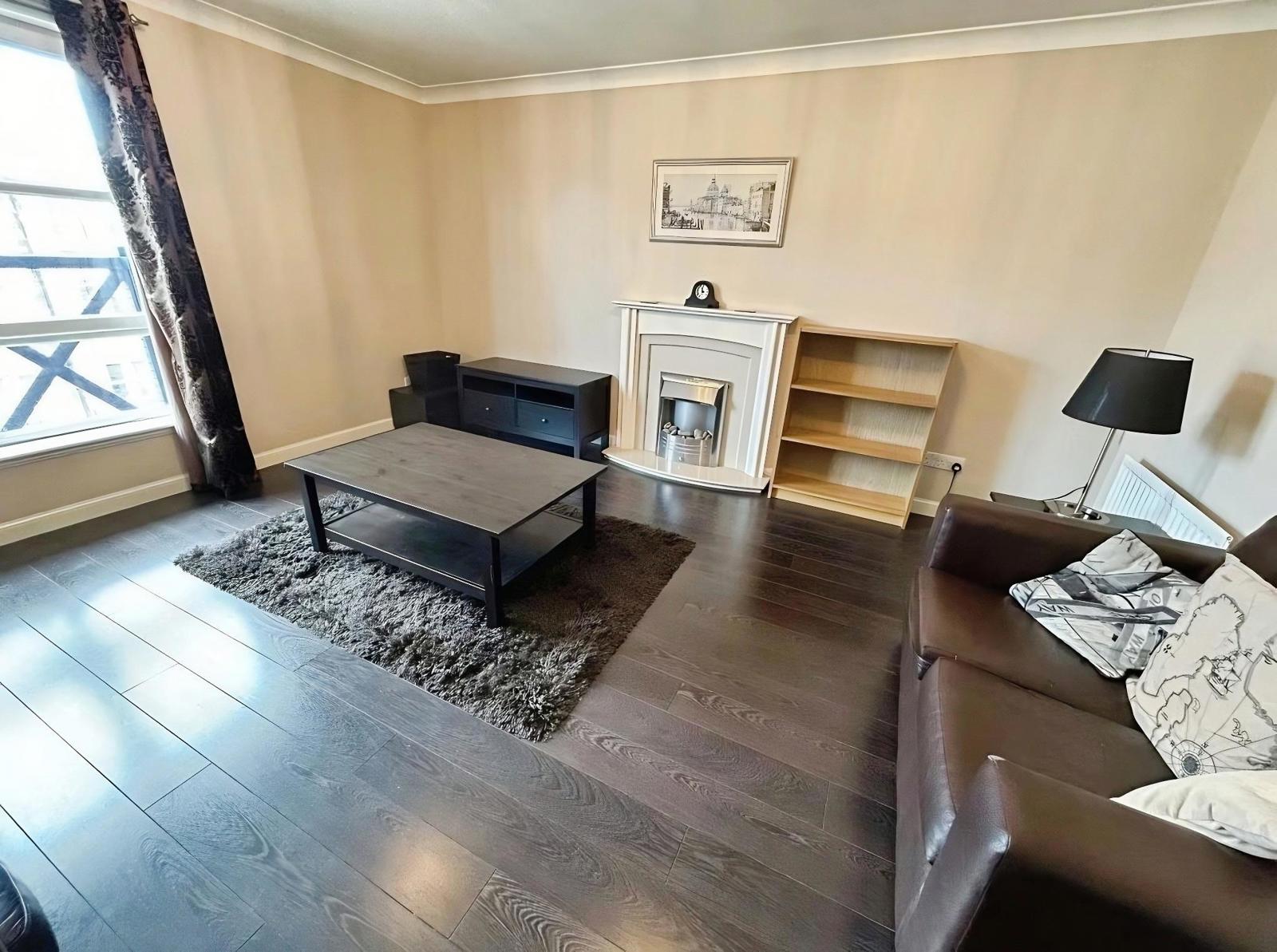 Flat Russell Gardens in City of Edinburgh