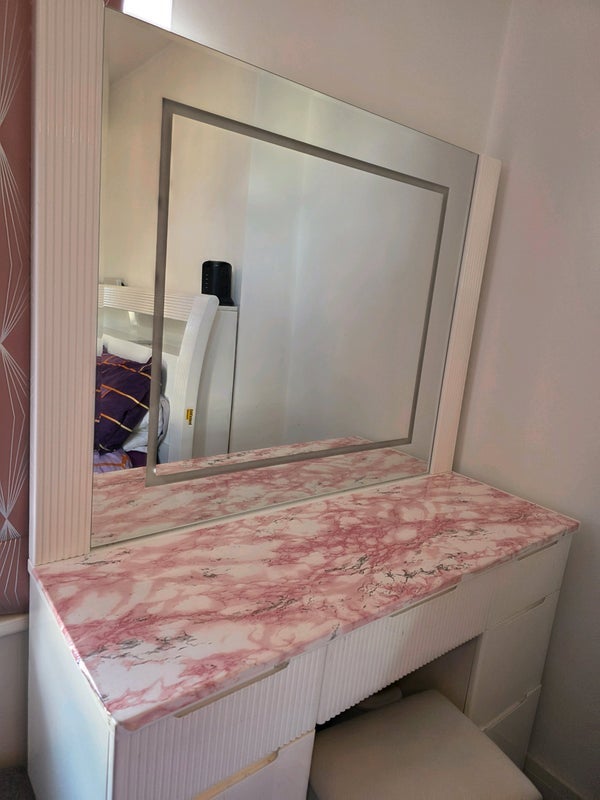 Room High Street in Greater London