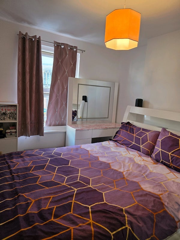 Room High Street in Greater London