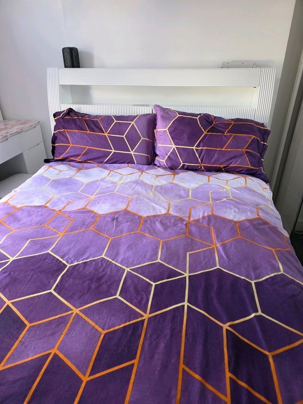 Room High Street in Greater London