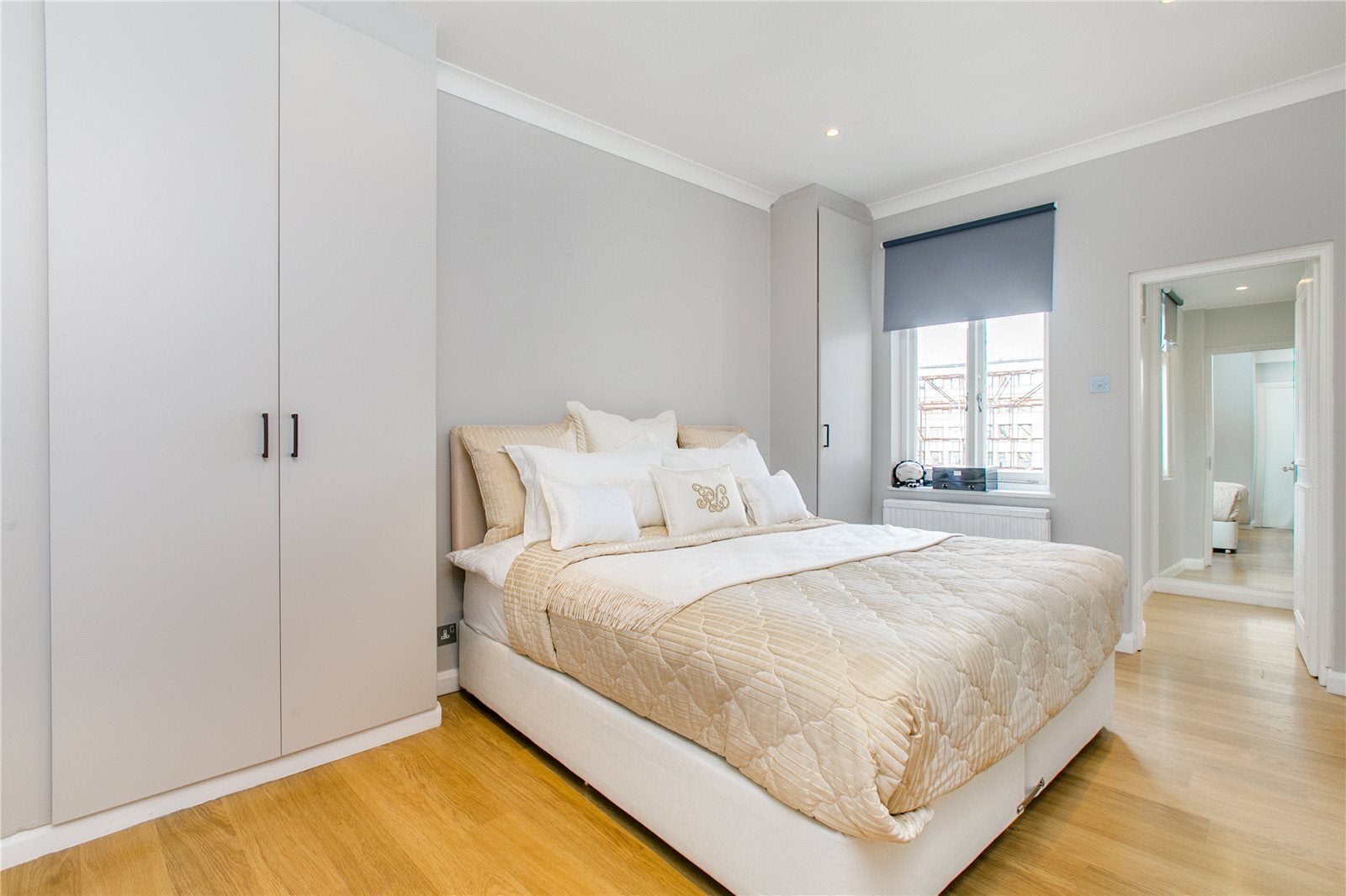 Flat Ovington Square in Greater London