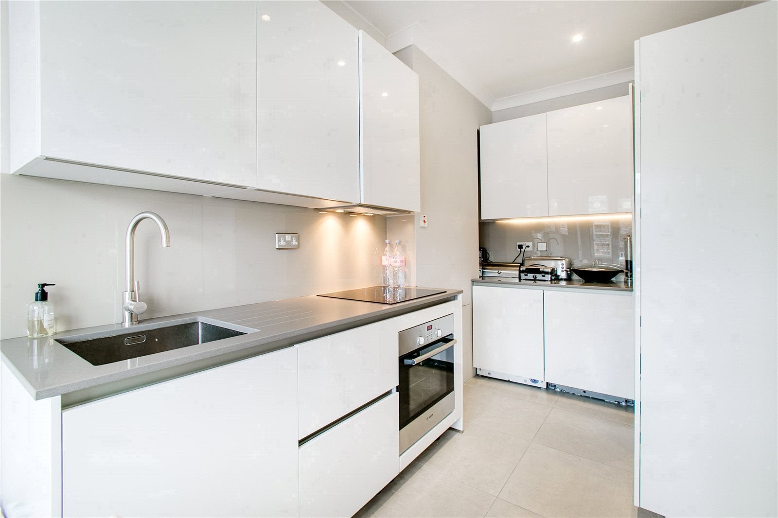 Flat Ovington Square in Greater London