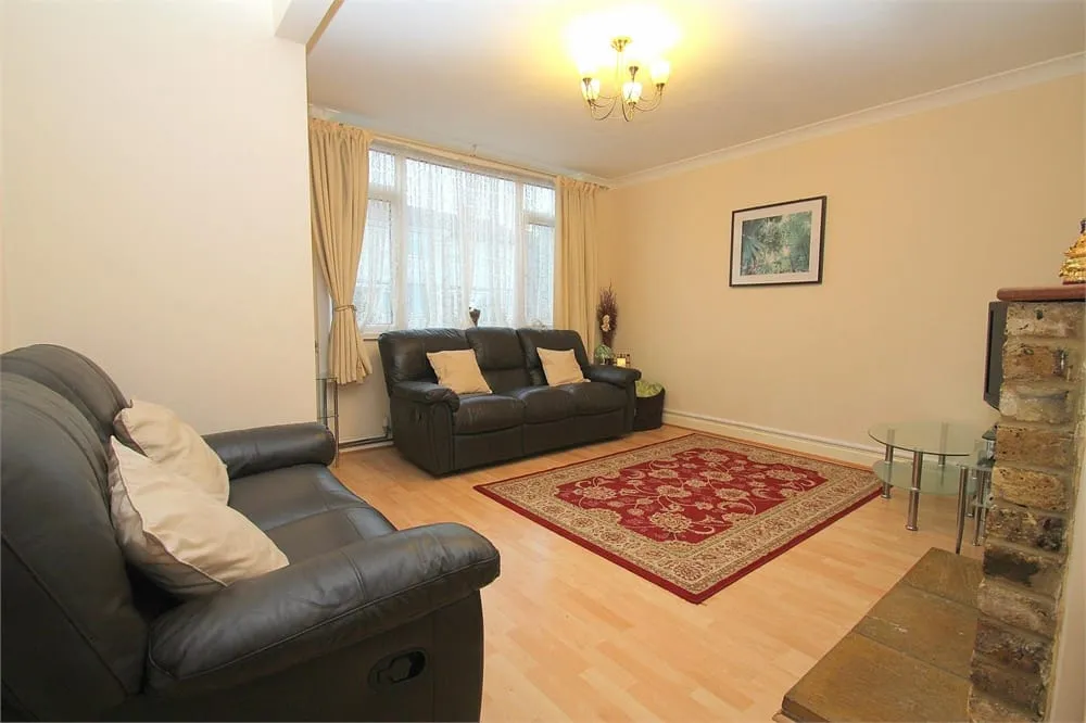 House Tamar Way in Slough