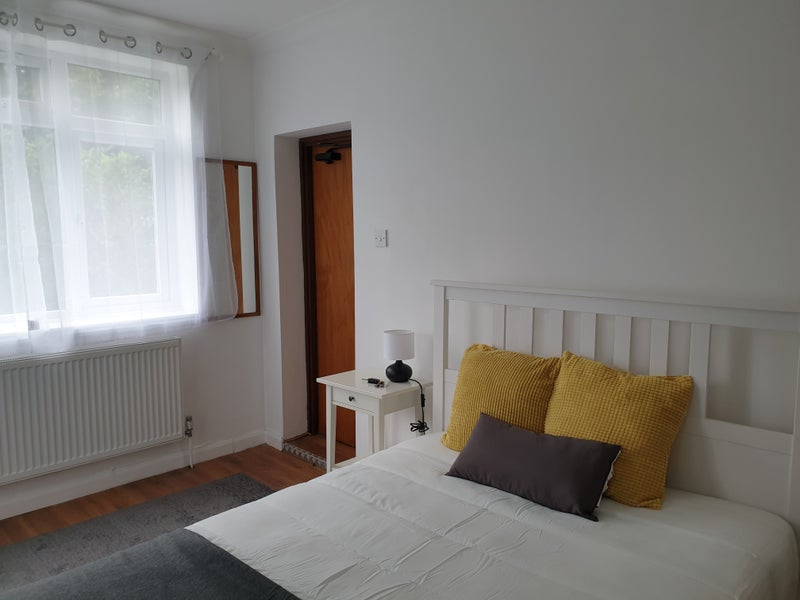 Room Woodbrook Road in Greater London