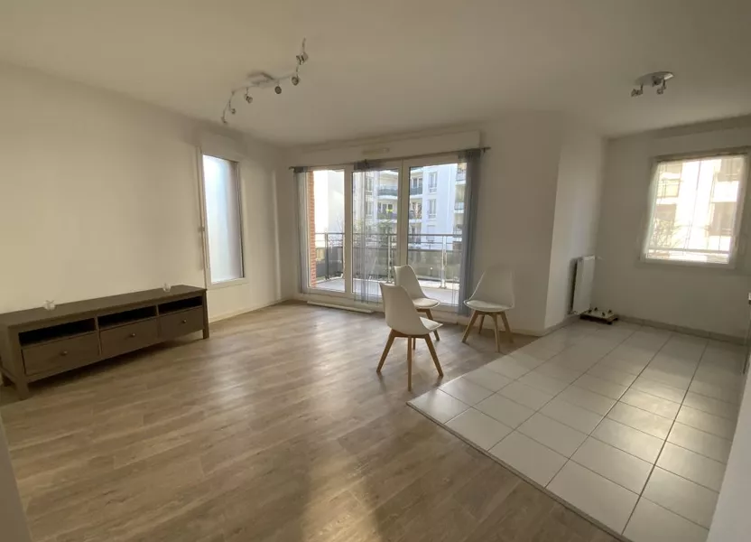 Flat Rue Robert Desnos in Romainville
