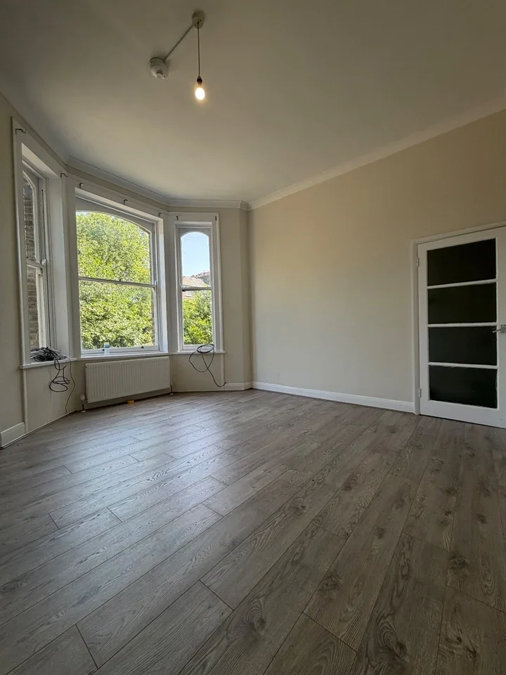Flat Wickham Road in Greater London