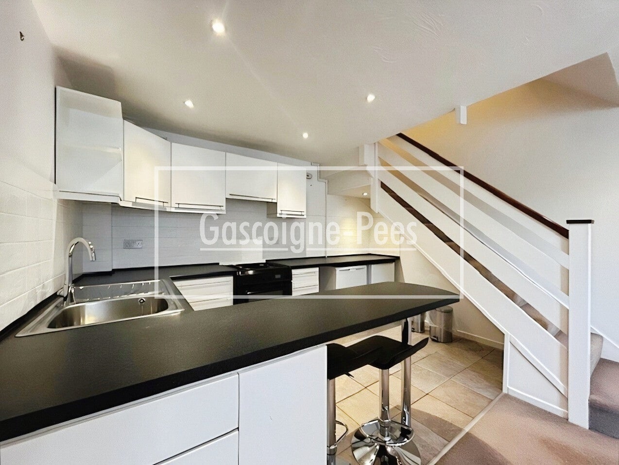 House Myrtle Close in Surrey Heath