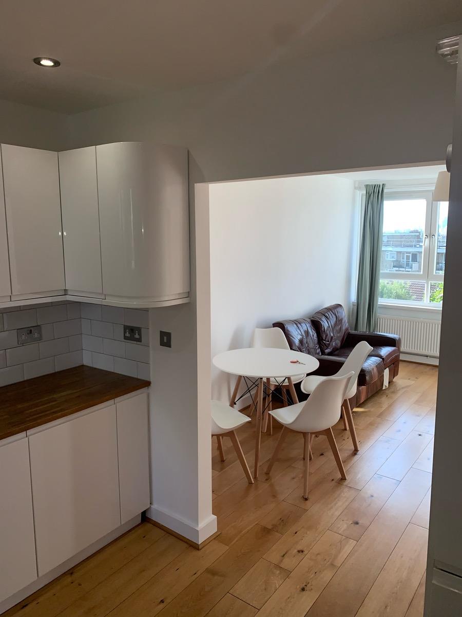 Flat Drakefell Road in Greater London