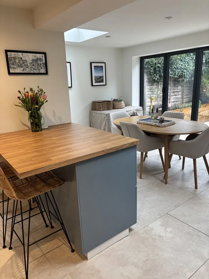 Flat Saltoun Road in Greater London