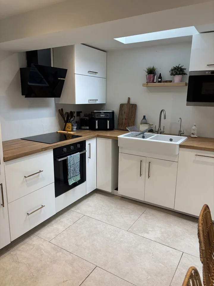 Flat Saltoun Road in Greater London