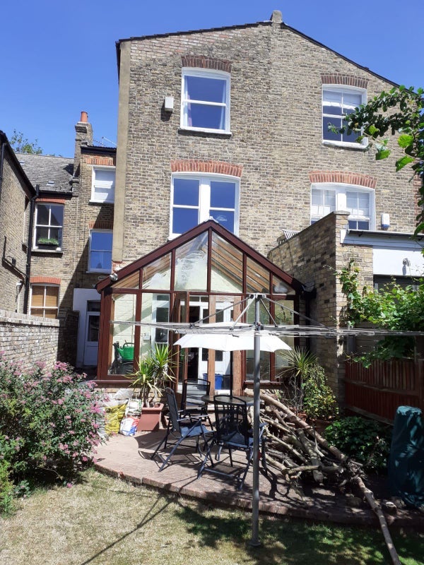 Room Rocks Lane in Greater London