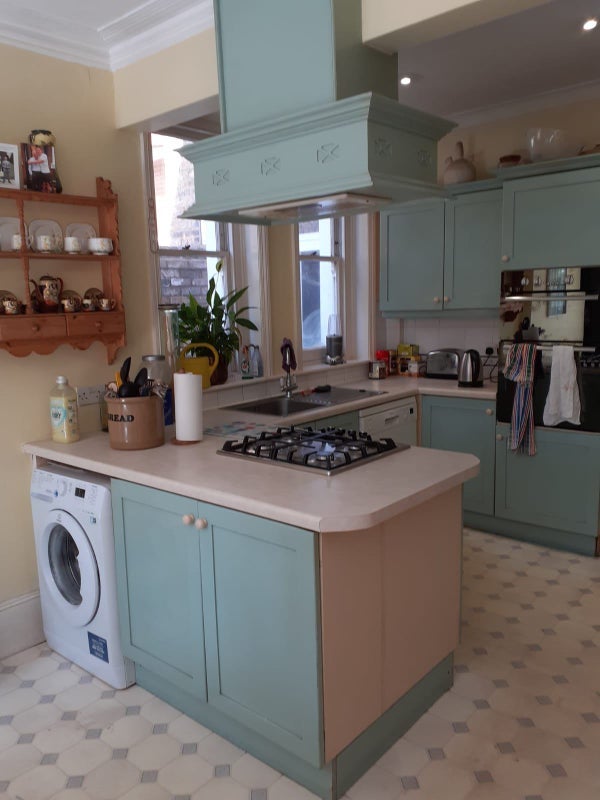 Room Rocks Lane in Greater London