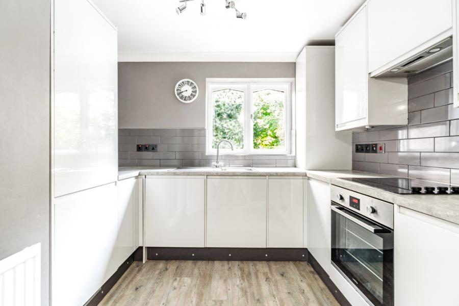 Flat Hagden Lane in Watford