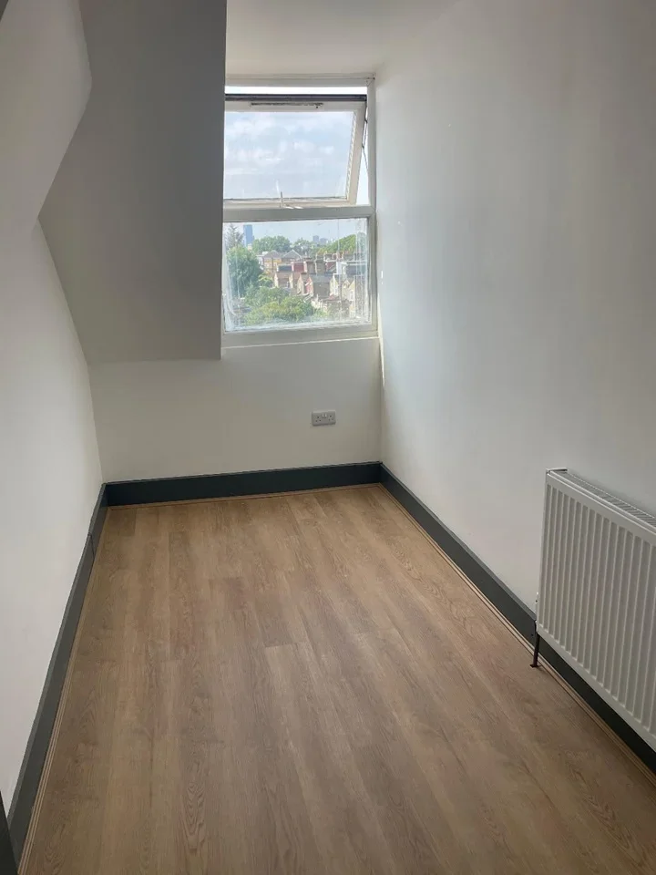 Flat Portway in Greater London