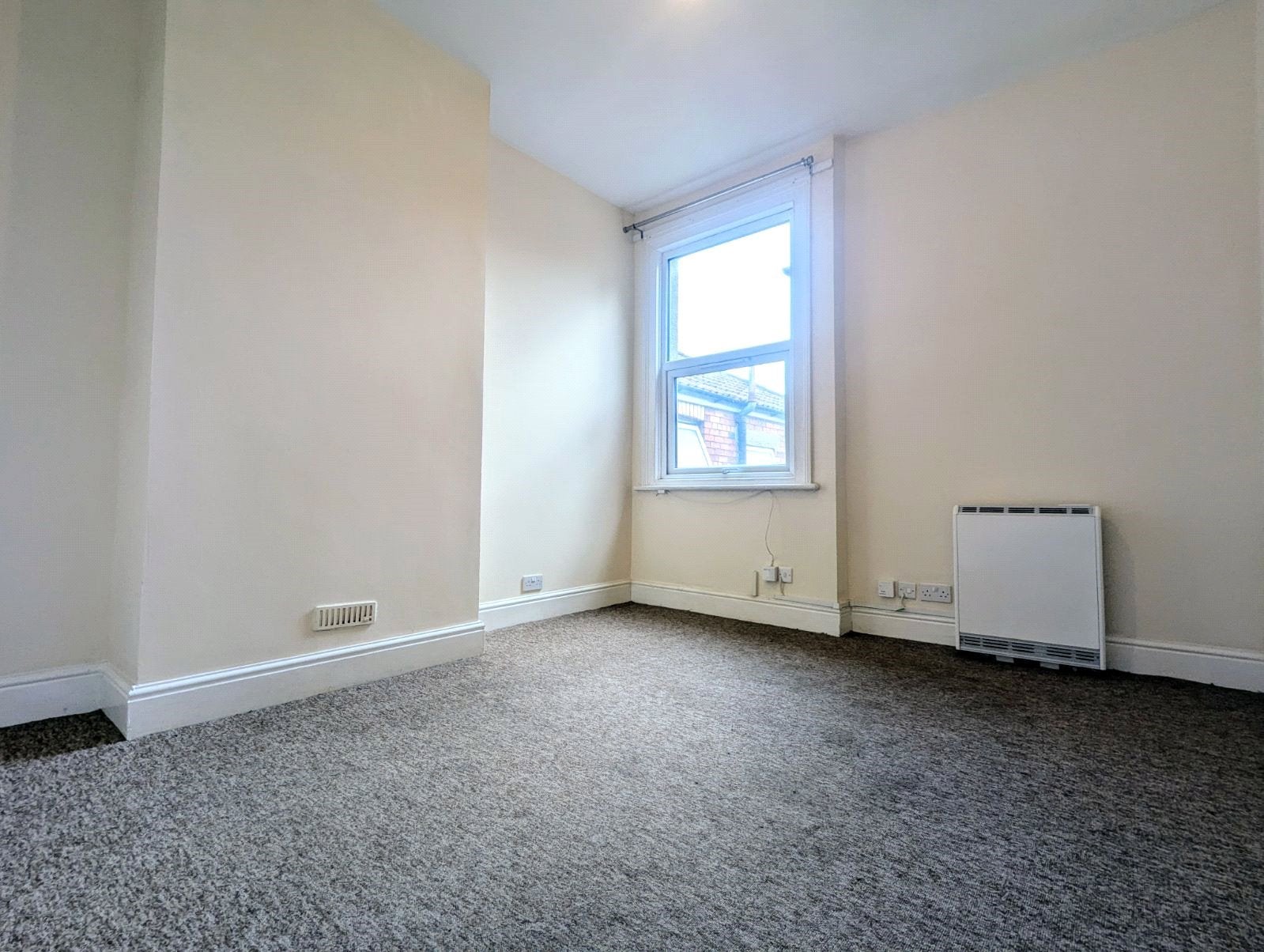 Flat Gloucester Road in Bristol