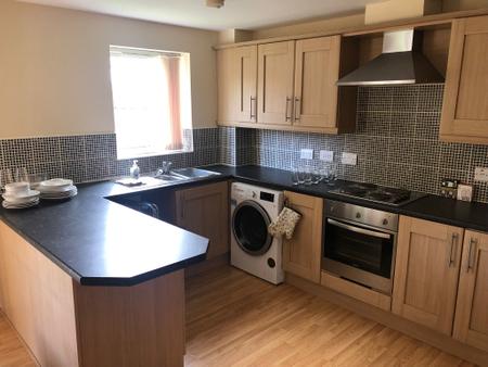 Flat Warlingham Close in Bury