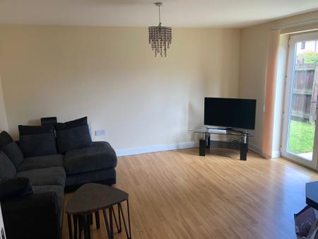 Flat Warlingham Close in Bury