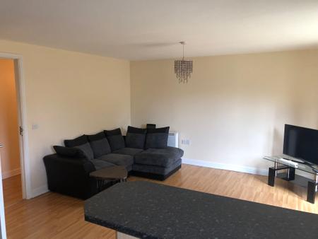 Flat Warlingham Close in Bury
