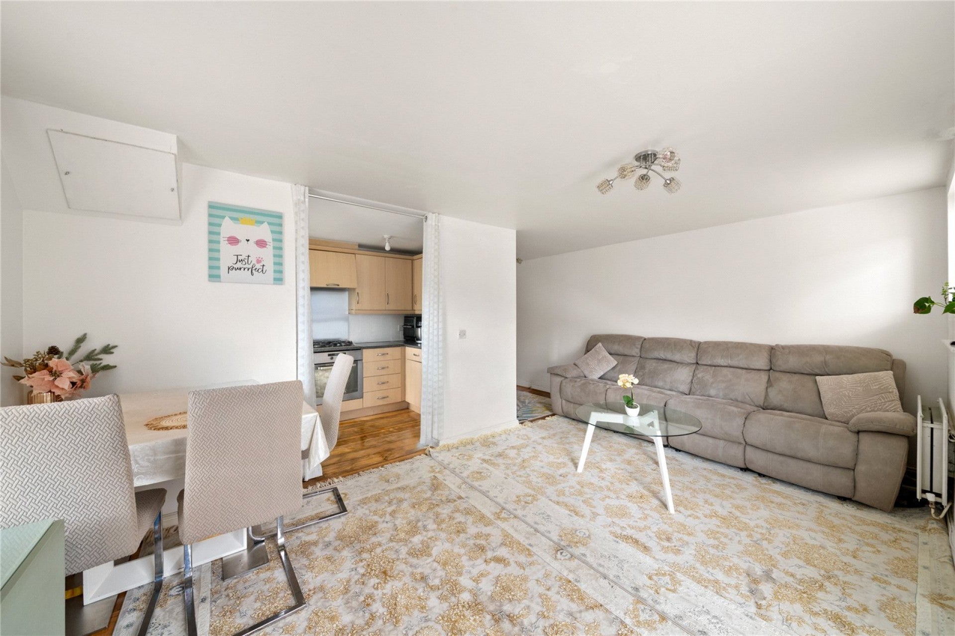 Flat Admiralty Close in Greater London