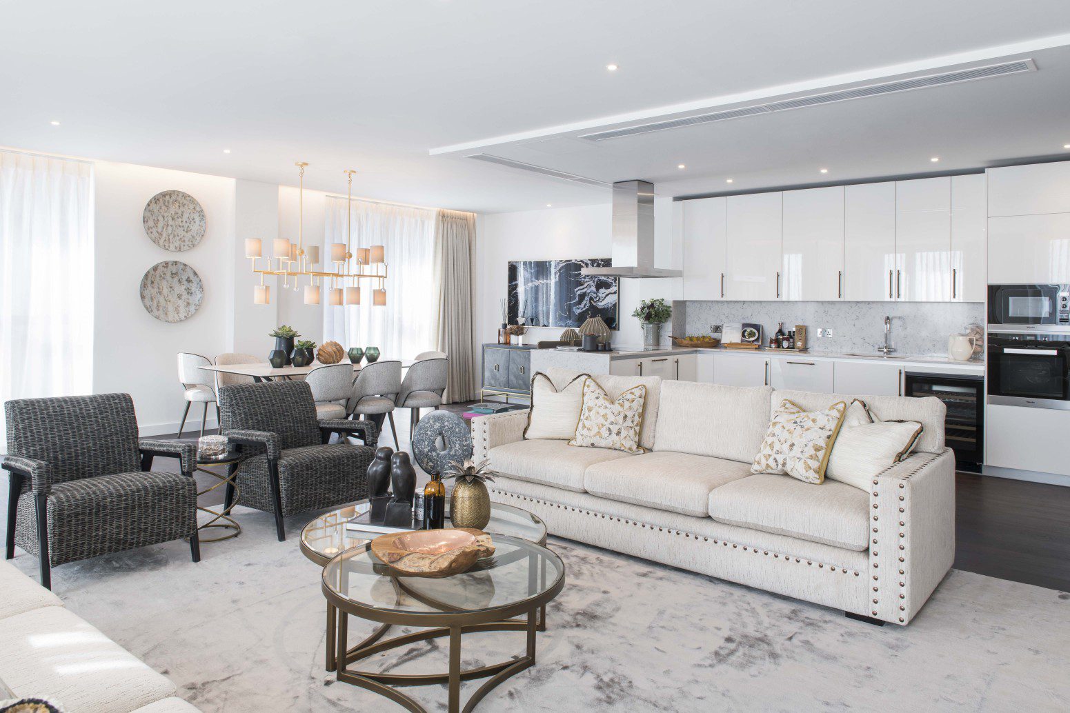 Flat Ponton Road in London