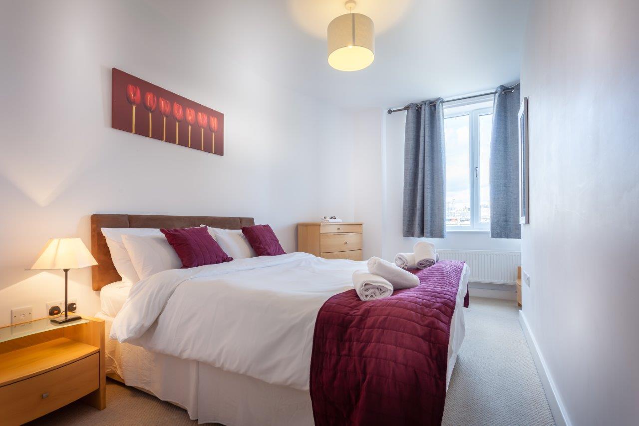 Flat Sutton Court Road in Greater London