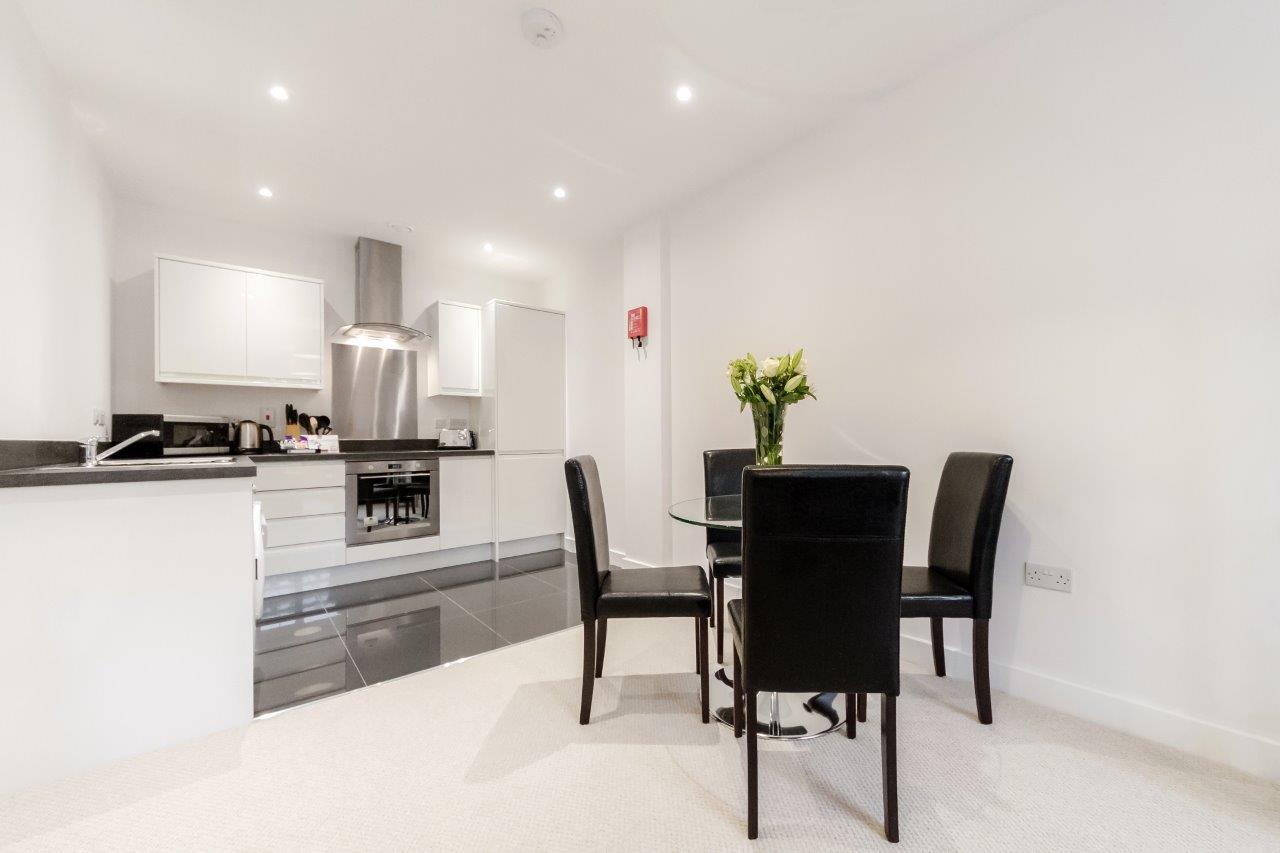 Flat Sutton Court Road in Greater London
