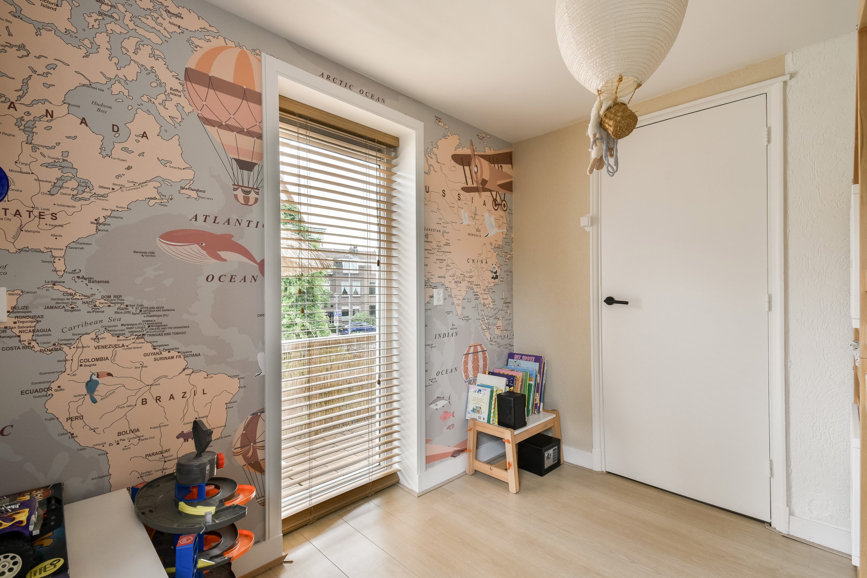 Tussenwoning te koop: Graaf Jan van Nassaustraat 4, Rotterdam