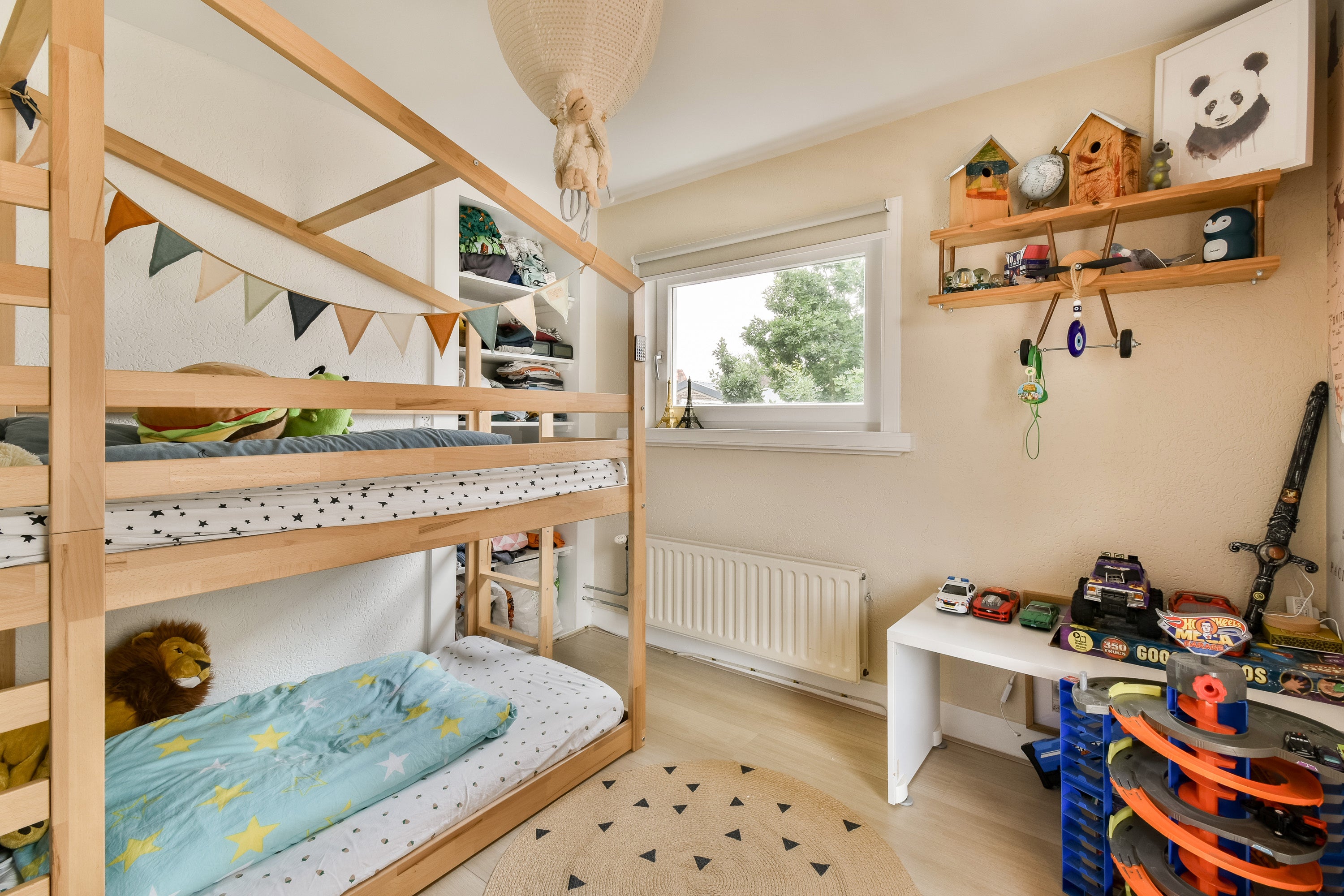 Tussenwoning te koop: Graaf Jan van Nassaustraat 4, Rotterdam