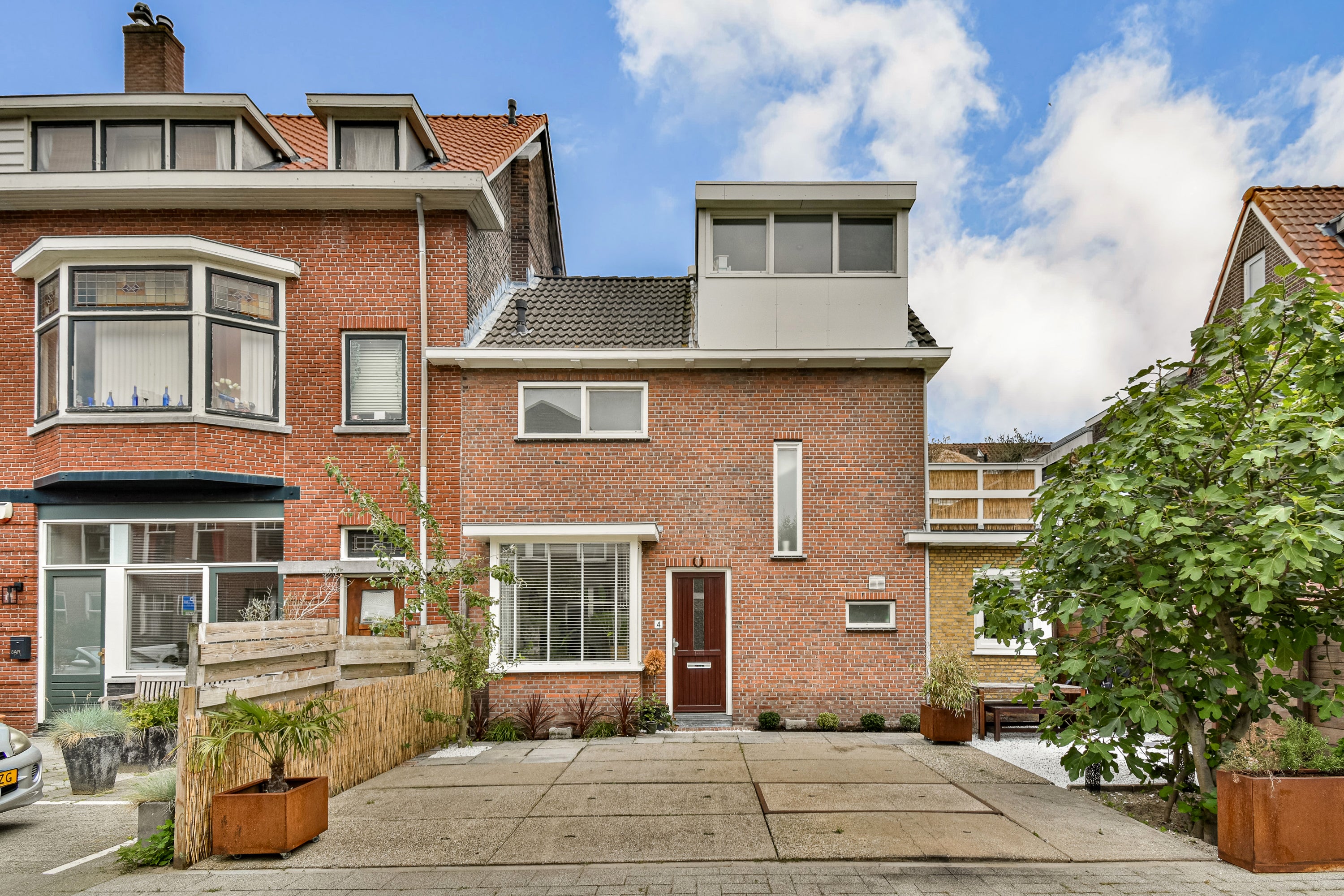 Tussenwoning te koop: Graaf Jan van Nassaustraat 4, Rotterdam