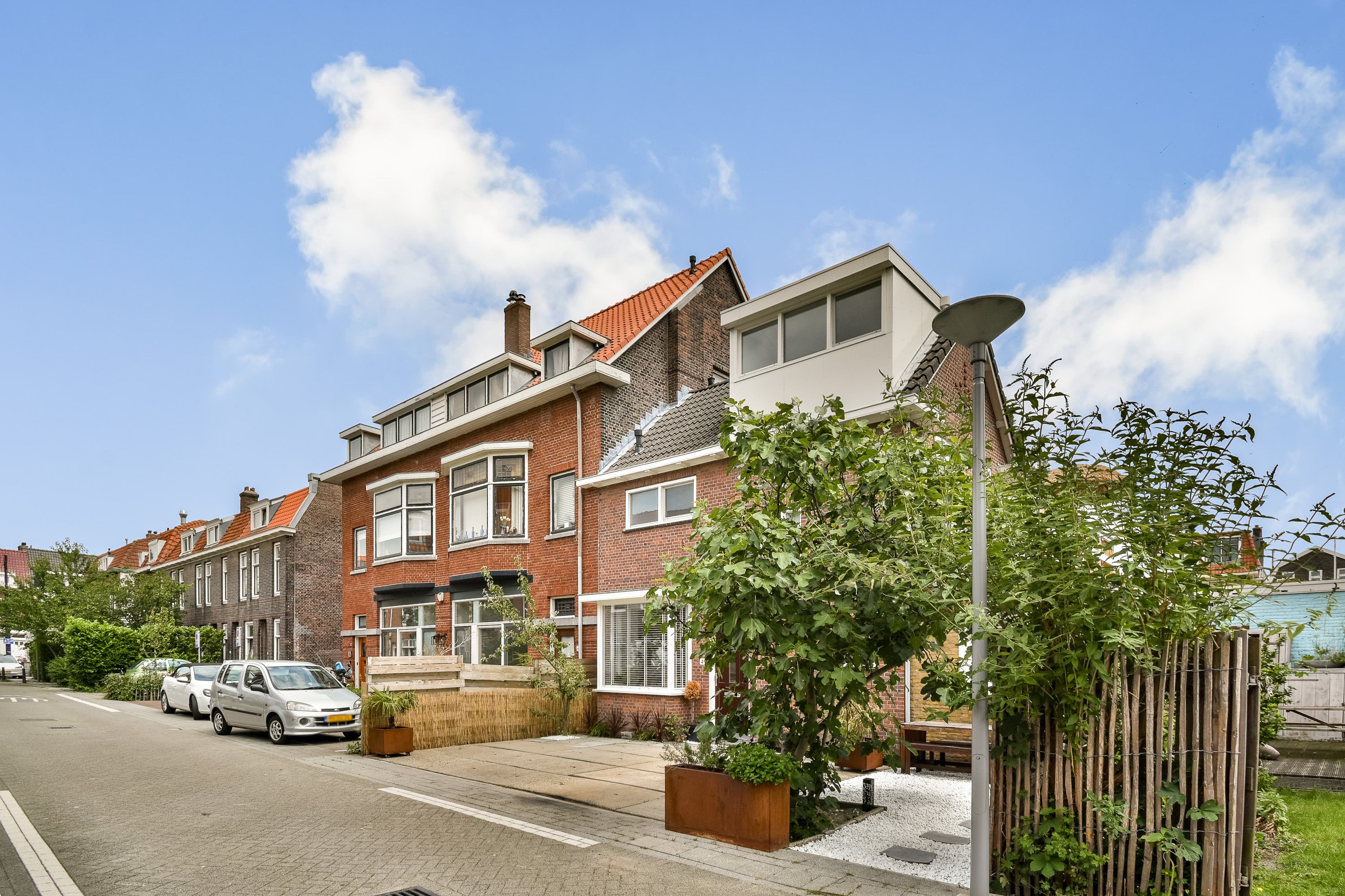 Tussenwoning te koop: Graaf Jan van Nassaustraat 4, Rotterdam