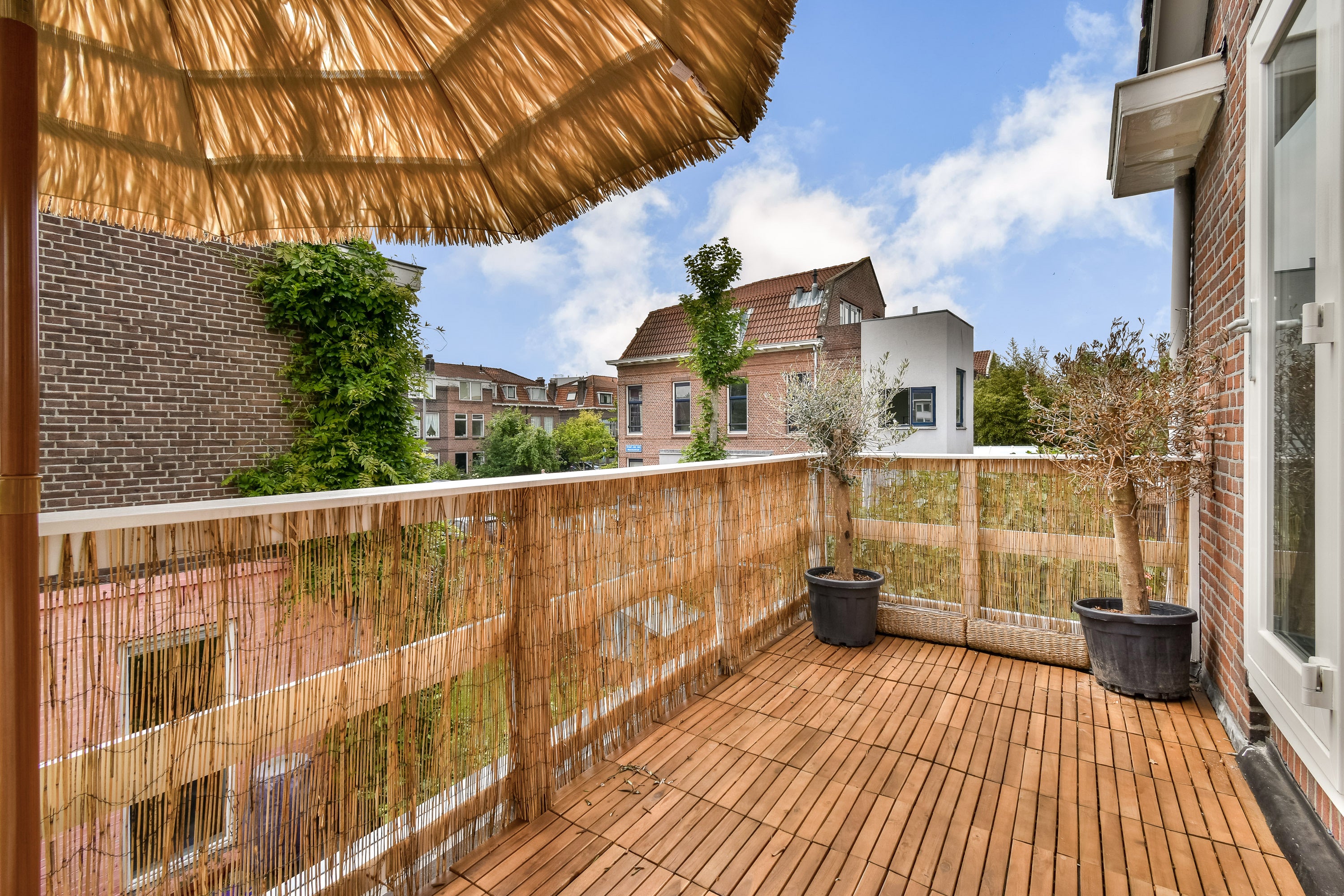 Tussenwoning te koop: Graaf Jan van Nassaustraat 4, Rotterdam