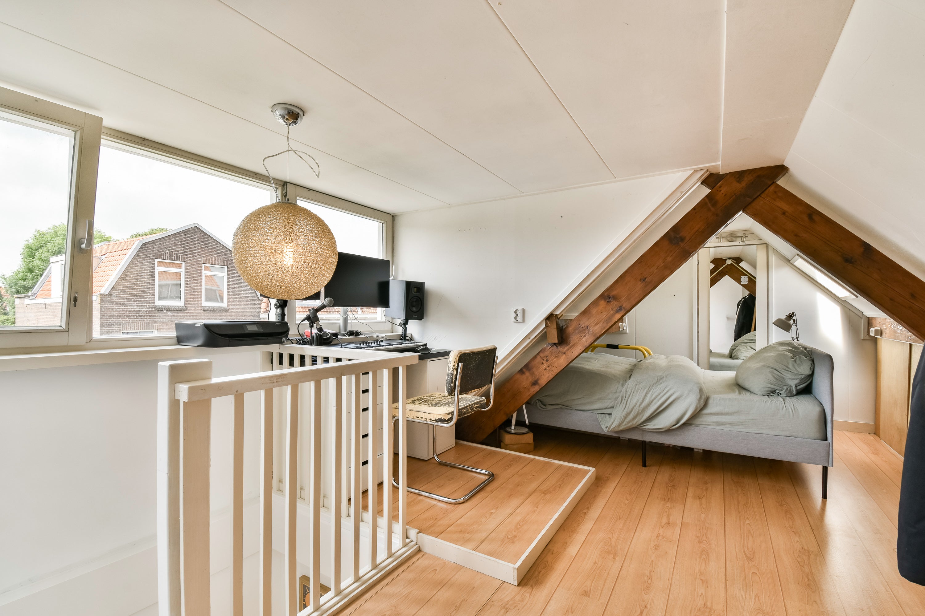 Tussenwoning te koop: Graaf Jan van Nassaustraat 4, Rotterdam