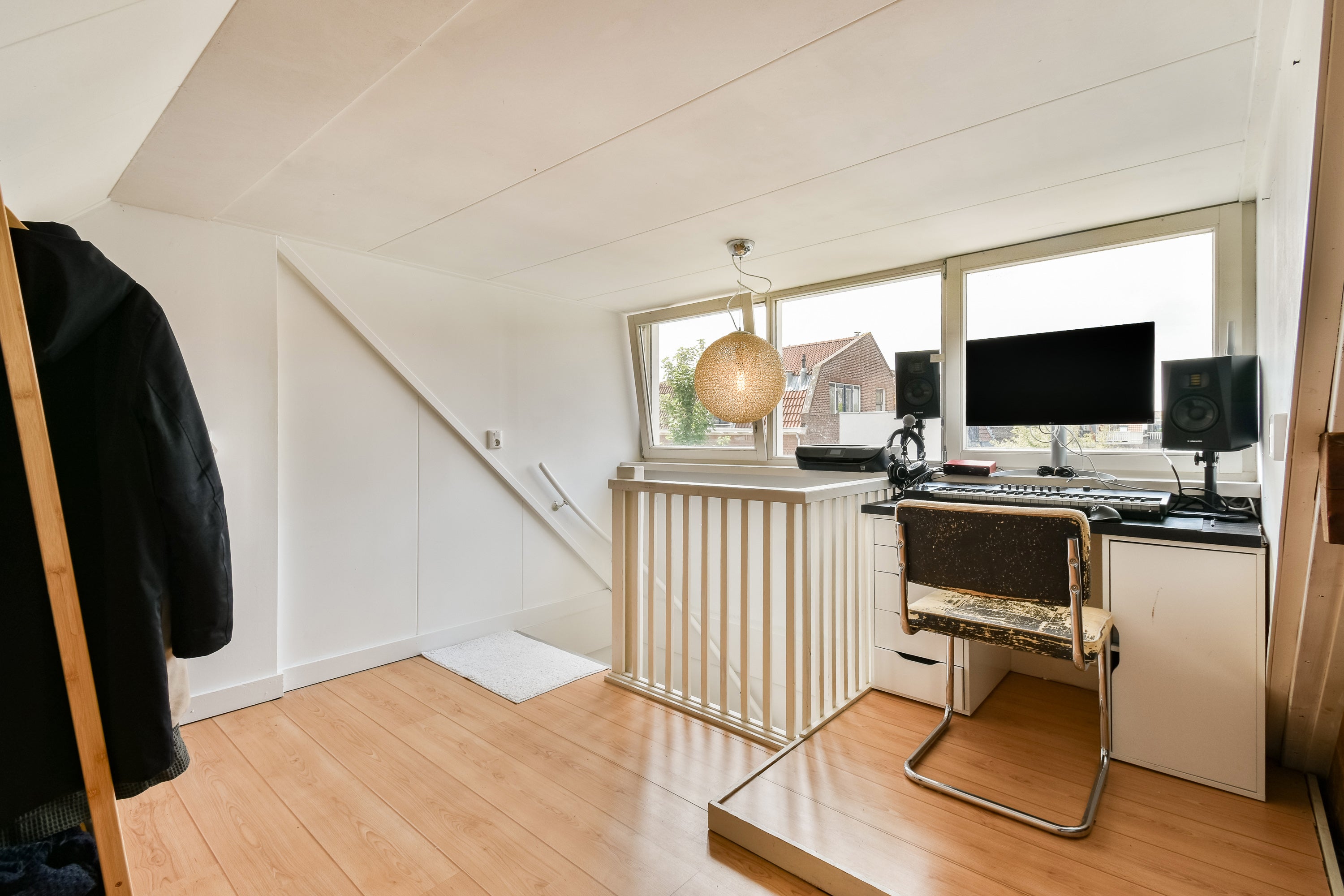 Tussenwoning te koop: Graaf Jan van Nassaustraat 4, Rotterdam