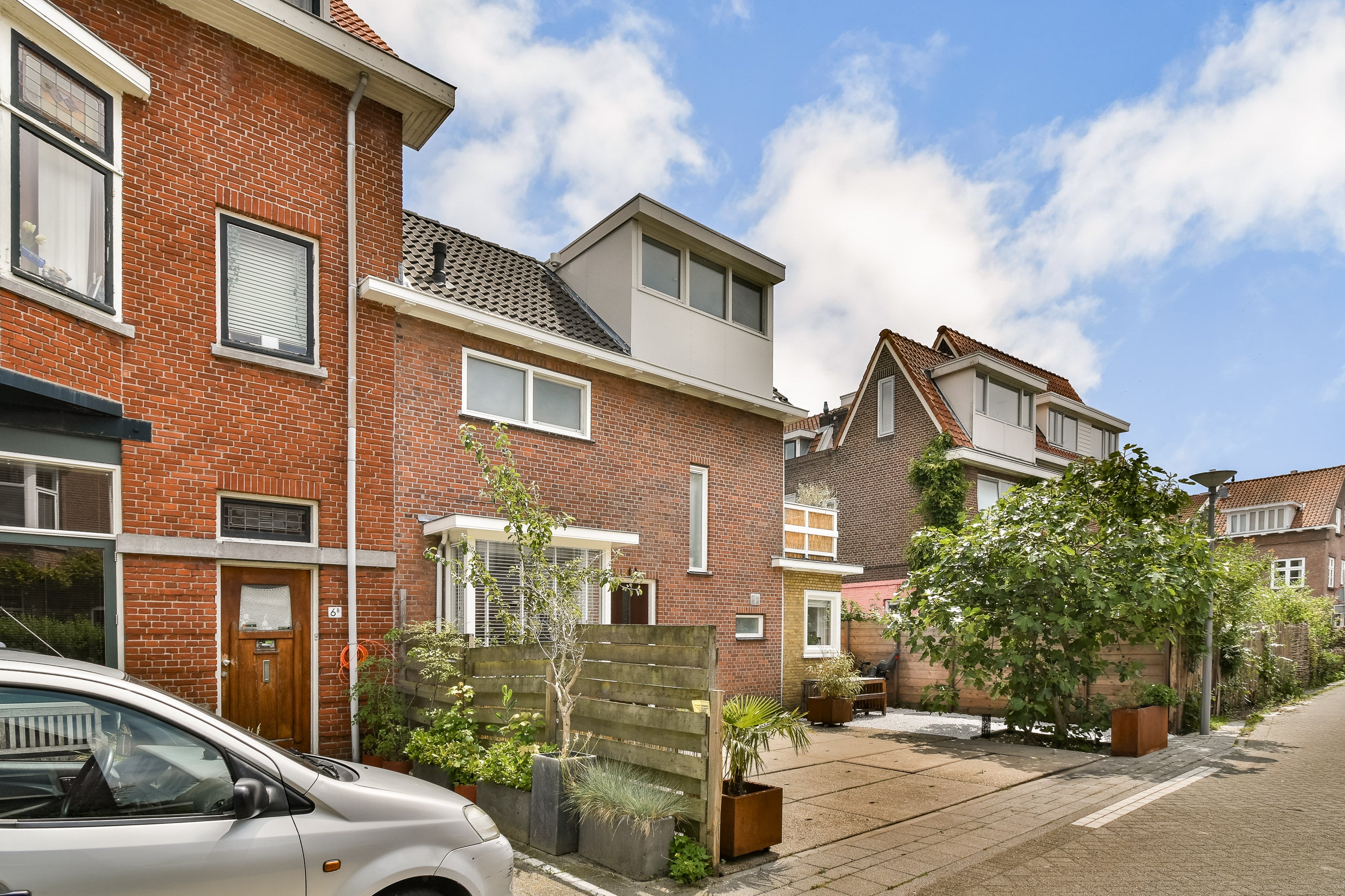 Tussenwoning te koop: Graaf Jan van Nassaustraat 4, Rotterdam