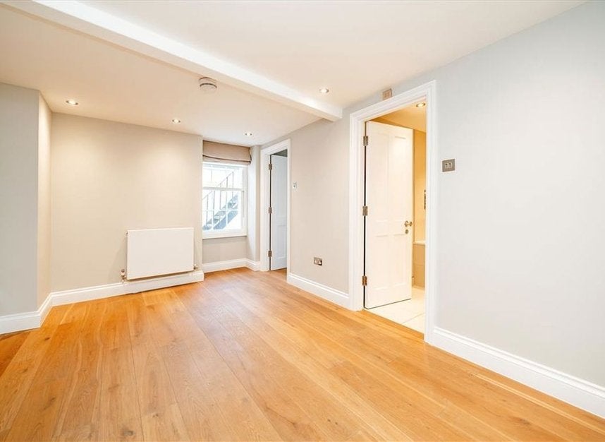 Flat Wyndham Place in City of Westminster