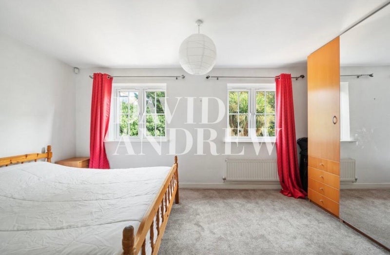 Room Old Forge Road in Greater London