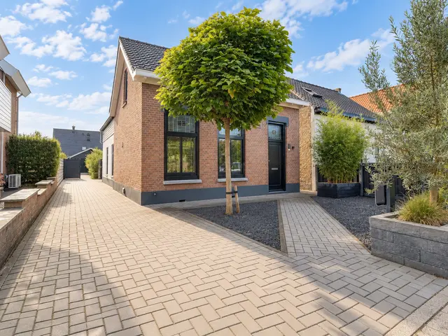 Huis Mr Iman Caustraat 83 in Stellendam